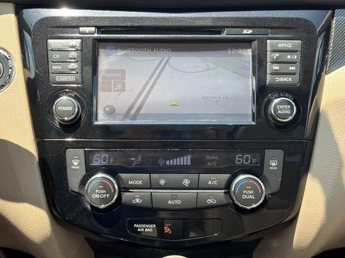 Used 2015 Nissan Rogue SL w/ SL Premium Package AWD/4WD image 22