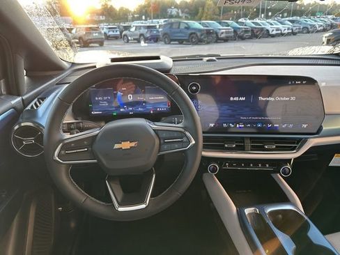 New 2026 Chevrolet Equinox EV LT image 27