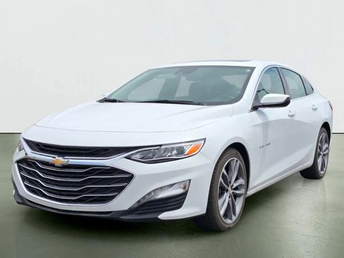 Used 2024 Chevrolet Malibu LT FWD image 2