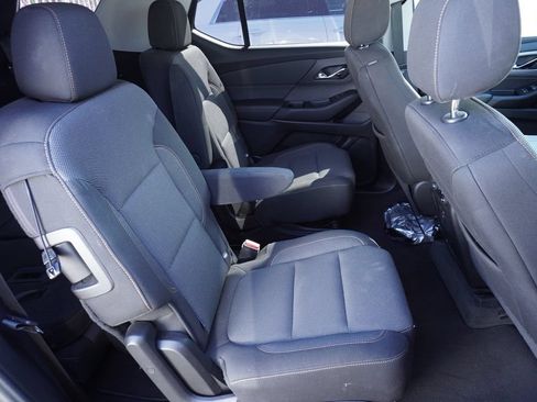 Used 2021 Chevrolet Traverse LT AWD/4WD image 9