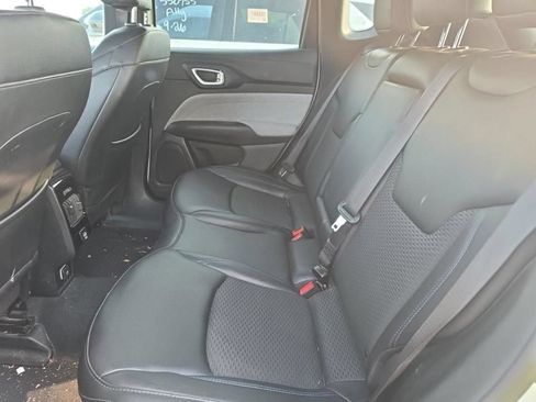 Used 2024 Jeep Compass Latitude AWD/4WD image 13