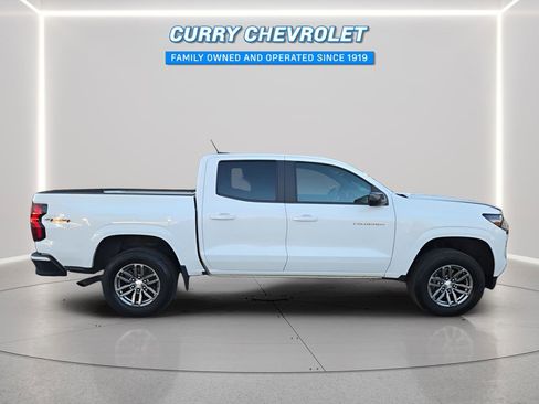 Used 2023 Chevrolet Colorado LT AWD/4WD image 24