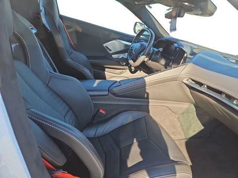 Used 2024 Chevrolet Corvette Stingray Premium Conv w/ Z51 Performance Package image 15