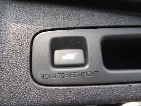Used 2020 Honda CR-V Touring image 11