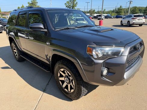 Used 2018 Toyota 4Runner TRD Off-Road w/ Convenience Package AWD/4WD image 7