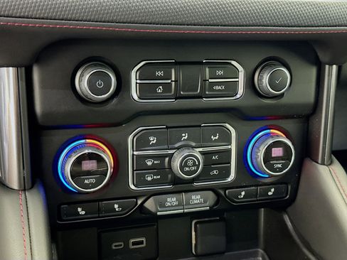 Used 2024 Chevrolet Suburban RST image 12