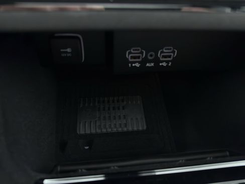 New 2026 Jeep Grand Wagoneer Limited AWD/4WD image 19