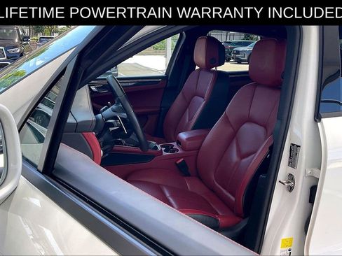 Used 2023 Porsche Macan AWD/4WD image 23