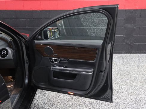 Used 2014 Jaguar XJ L Portfolio image 41