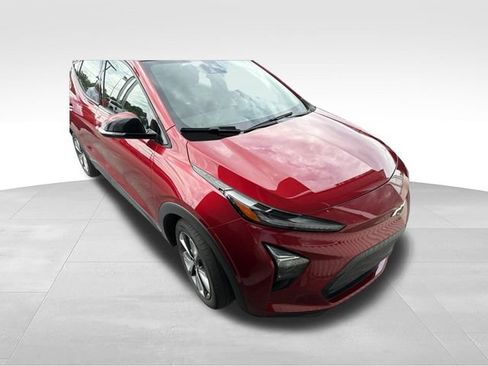 Used 2023 Chevrolet Bolt EUV LT w/ Convenience Package FWD image 2