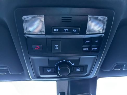 Used 2023 Toyota Tacoma TRD Off-Road w/ TRD Premium Off Road Package image 32