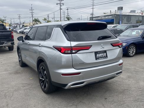 Used 2022 Mitsubishi Outlander SE AWD/4WD image 9