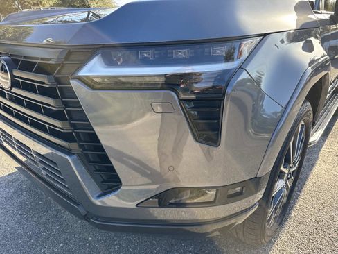 Certified 2024 Lexus GX 550 image 9