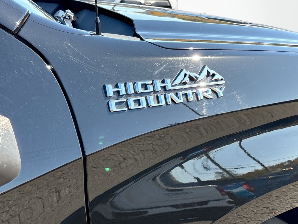 Used 2023 Chevrolet Silverado 1500 High Country w/ High Country Premium Package AWD/4WD image 13
