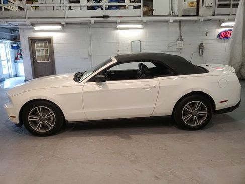 Used 2012 Ford Mustang Premium RWD image 9