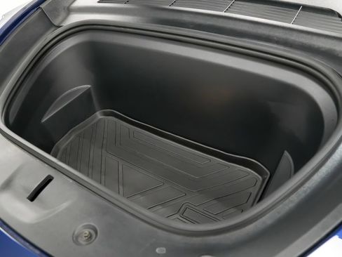 Used 2022 Tesla Model Y Long Range image 15