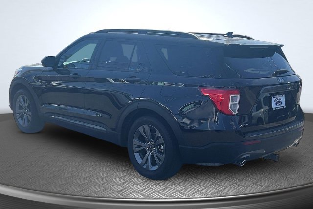 Certified 2023 Ford Explorer XLT w/ Equipment Group 202A RWD image 2