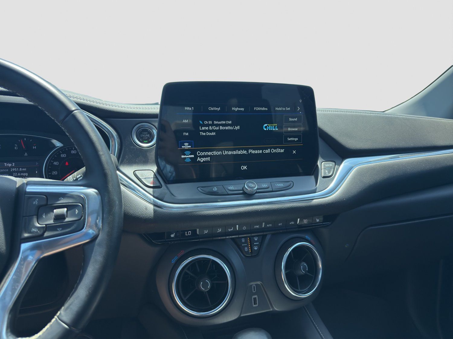 Used 2025 Chevrolet Blazer LT w/ Sound & Technology Package FWD image 15