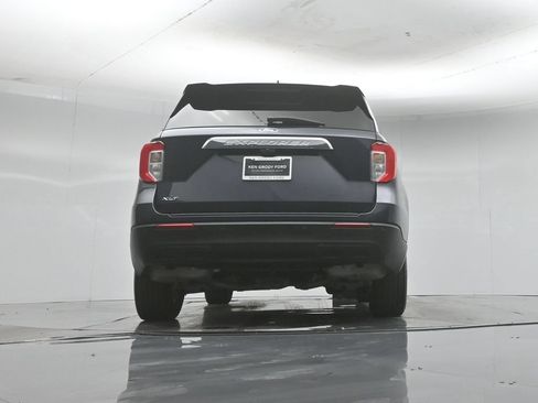 Used 2023 Ford Explorer XLT RWD image 46