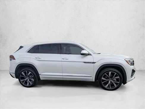 Used 2025 Volkswagen Atlas Cross Sport SEL Premium R-Line AWD/4WD image 4