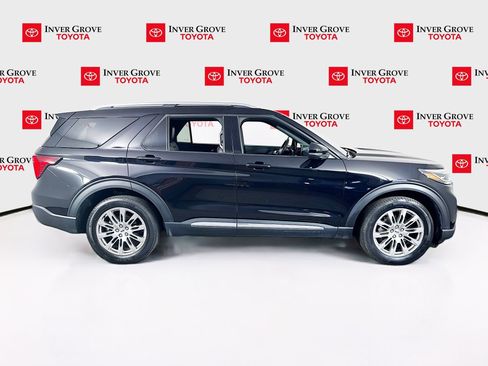Used 2025 Ford Explorer Platinum AWD/4WD image 4