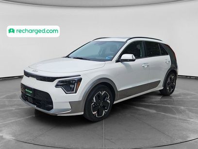 Used 2023 Kia Niro Wave w/ Wave Preserve Package