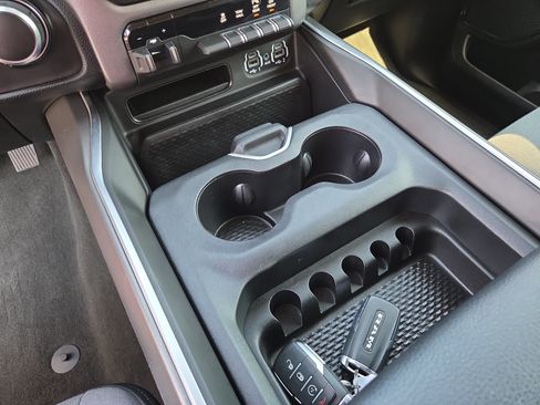 Used 2020 RAM 1500 Big Horn AWD/4WD image 27