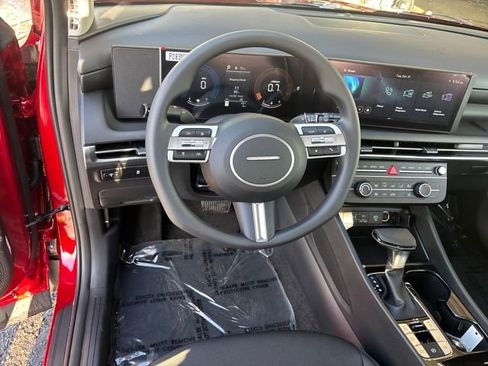 New 2026 Hyundai Tucson SE image 17