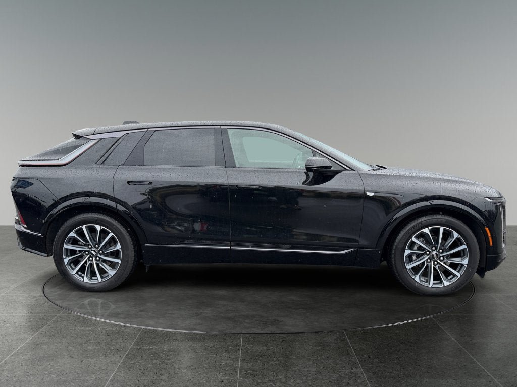 Used 2024 Cadillac Lyriq Sport AWD/4WD image 11