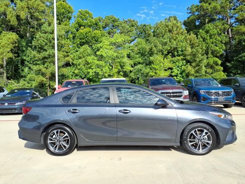 Used 2024 Kia Forte LXS FWD image 4