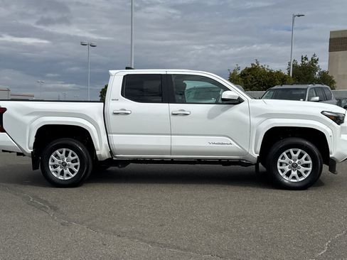 Used 2024 Toyota Tacoma SR5 RWD image 6