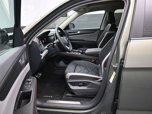 New 2026 Volkswagen Atlas Peak Edition image 9