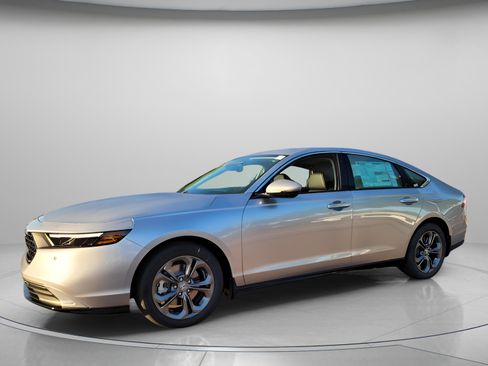 New 2025 Honda Accord EX-L image 2