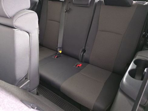 Used 2023 Toyota Highlander L image 35