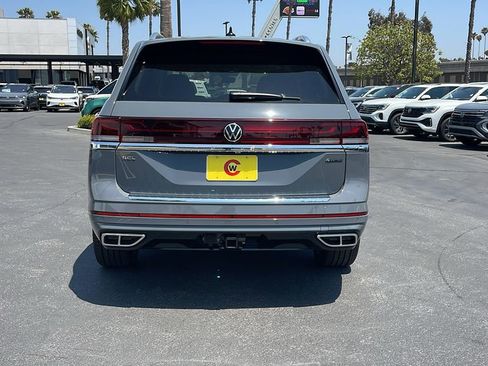 New 2025 Volkswagen Atlas SEL Premium R-Line image 9