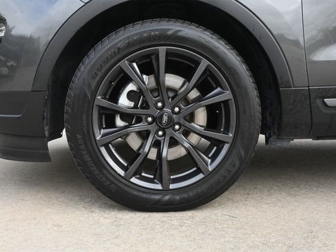 Used 2019 Ford Explorer XLT w/ Equipment Group 202A image 29