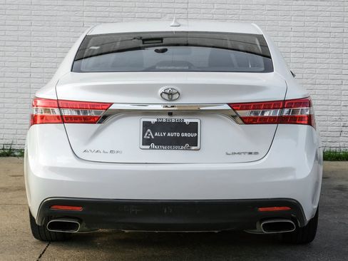 Used 2015 Toyota Avalon Limited FWD image 9