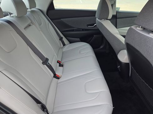 Used 2024 Hyundai Elantra Limited FWD image 31