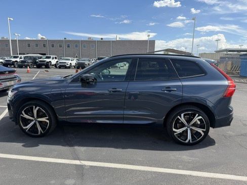 Used 2022 Volvo XC60 T8 R-Design w/ Advanced Package AWD/4WD image 4