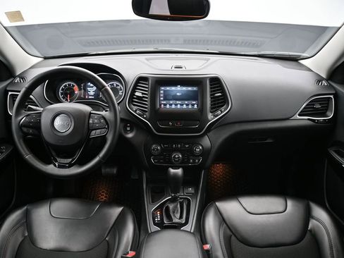 Used 2019 Jeep Cherokee Latitude Plus FWD image 12