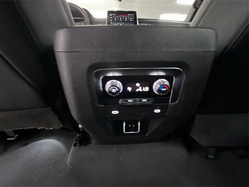 Used 2023 GMC Yukon SLT image 20