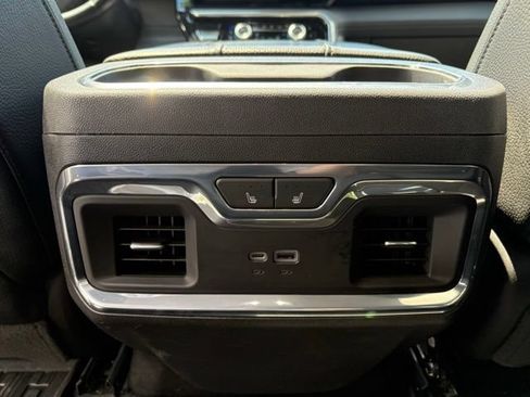 Used 2025 GMC Sierra 1500 Denali AWD/4WD image 15
