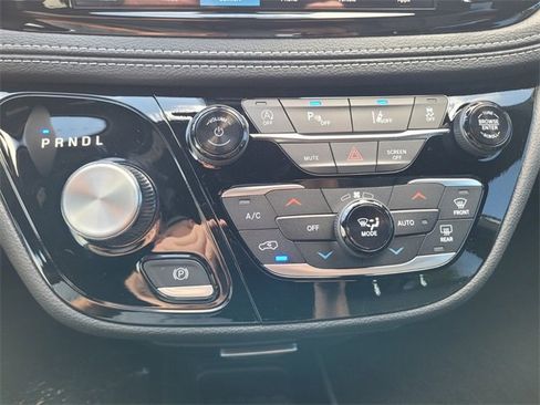 New 2026 Chrysler Pacifica Select image 26