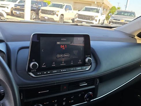 Used 2021 Nissan Rogue S FWD image 24