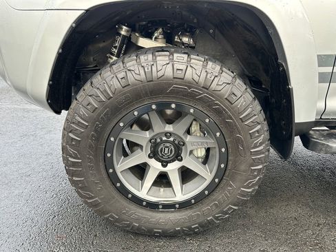 Used 2019 Toyota 4Runner TRD Off-Road image 13