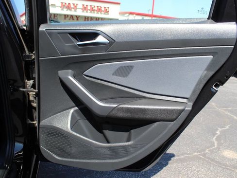 Used 2025 Volkswagen Jetta SE image 12