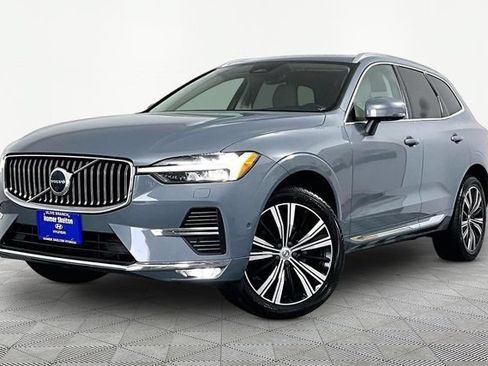 Used 2023 Volvo XC60 B5 Plus w/ Climate Package AWD/4WD image 2