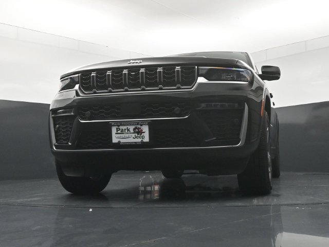 New 2026 Jeep Grand Cherokee Limited w/ Luxury Tech Group II AWD/4WD image 19