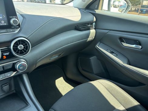 Used 2025 Nissan Sentra SV FWD image 33