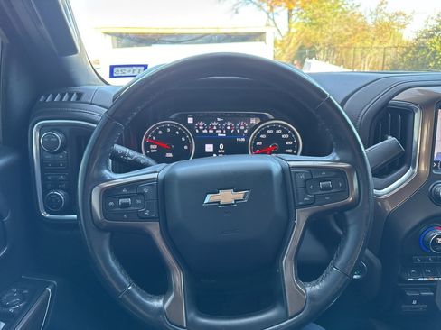 Used 2020 Chevrolet Silverado 1500 High Country w/ Technology Package image 12